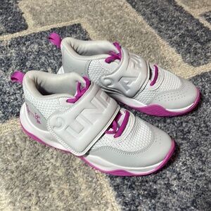 Under Armour 4Y Big Girls Sneakers Shoes Velcro Strap Lace Up New 4 Pink Gray